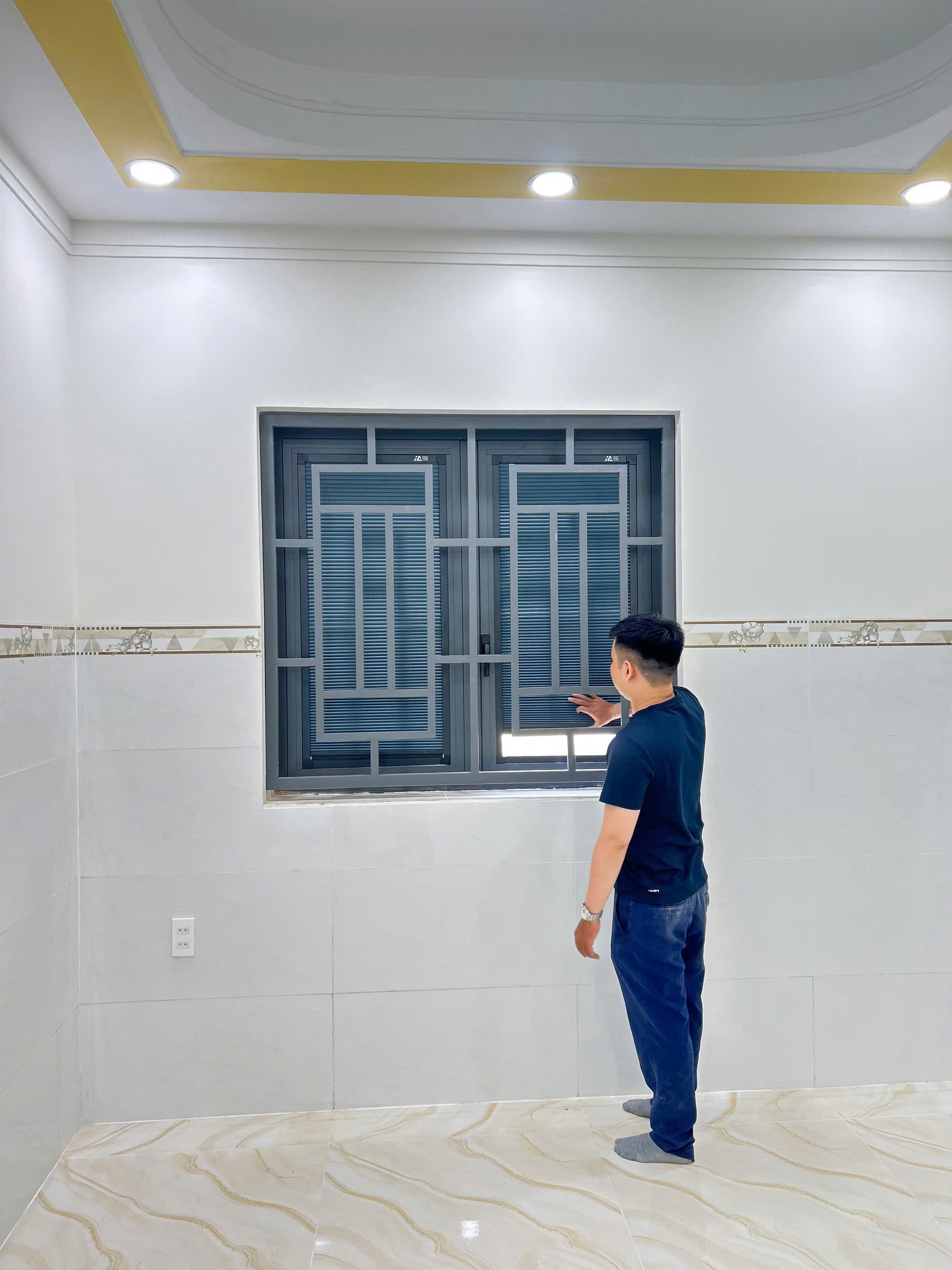 Rèm Tổ Ong Gắn Trên Kính